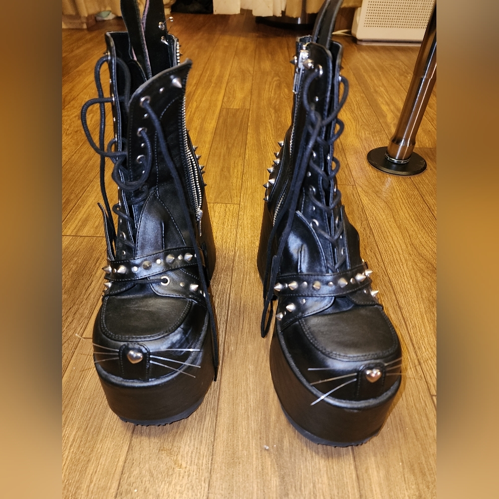 Demonia platform Heels Spiked Kitty boots